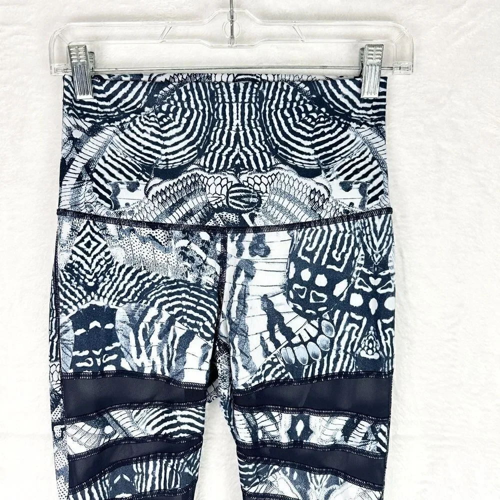 Lululemon Wanderlust Highest Times Leggings Butterfly Navy Print Size 6